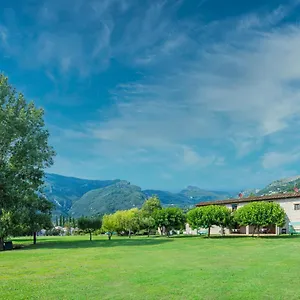 https://i-pioppi-107s.it-tuscanyhotel.com