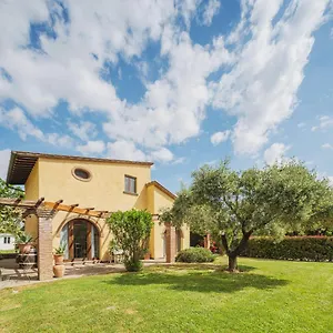 https://villa-ulivo-150s.it-tuscanyhotel.com