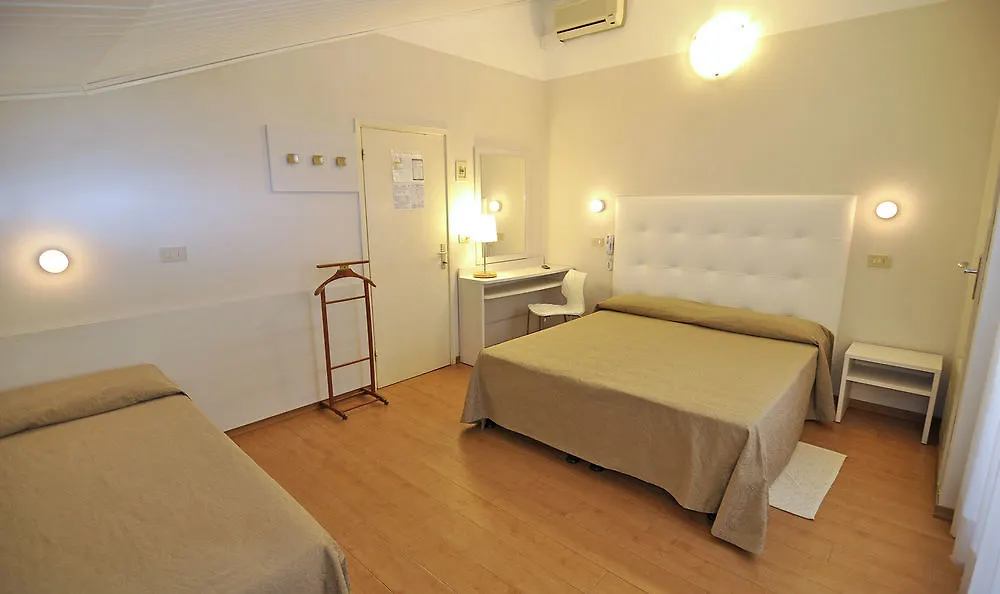 Hotel Eliseo Riccione 3*,